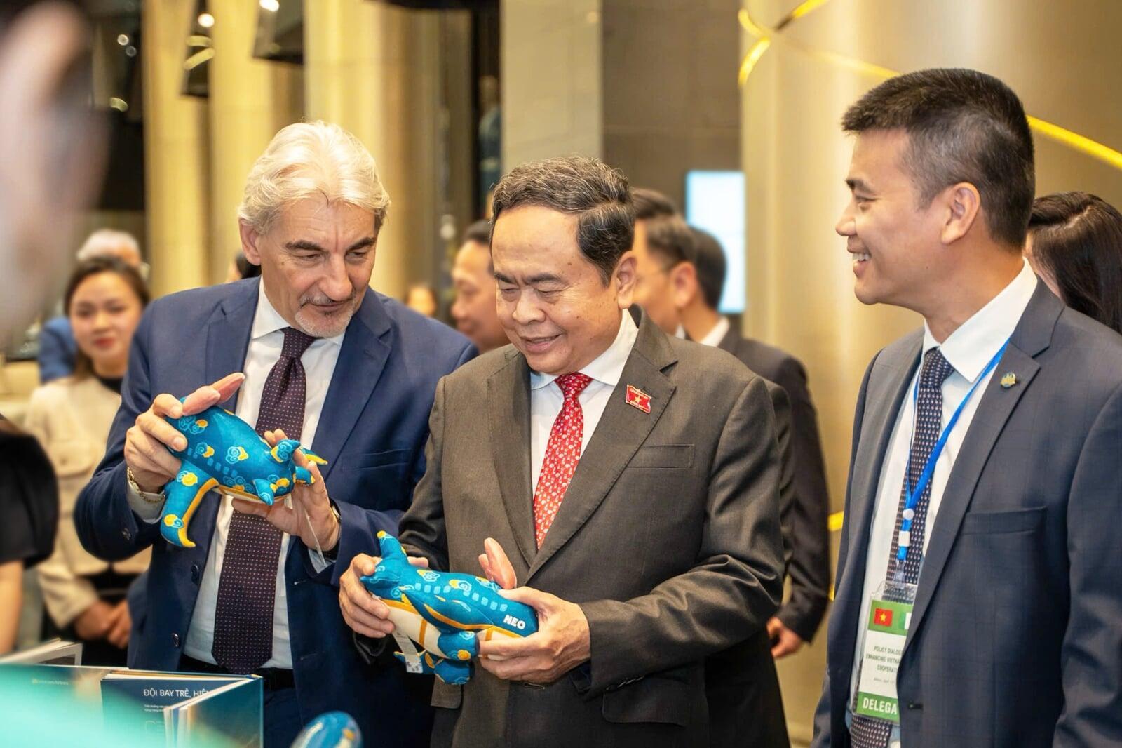 Kymviet Vươn Tầm Quốc Tế: Sản Phẩm Thủ Công Tự Hào Tại Tọa Đàm Hợp Tác Việt Nam - Italia