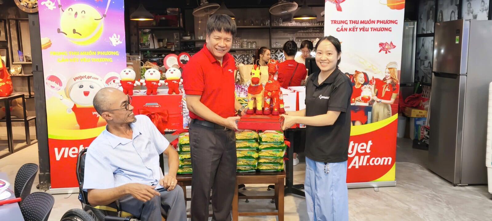 Vietjet Air và Kym Việt: Gắn Kết Yêu Thương Mùa Trăng Rằm